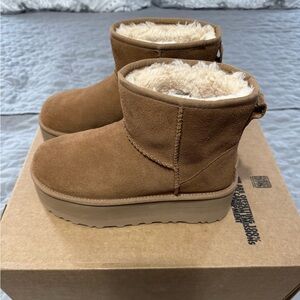 UGG platform boots Women’s Size 7